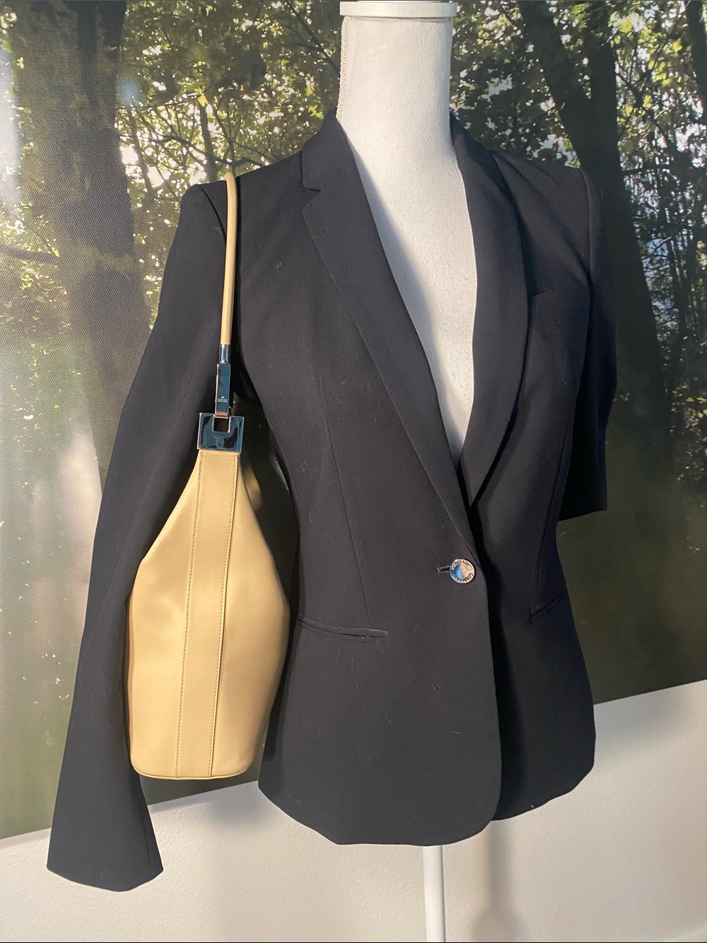 GUCCI 1990’s Tom Ford Calfskin Leather Shoulder Bag In Ivory - Picture 4 of 17